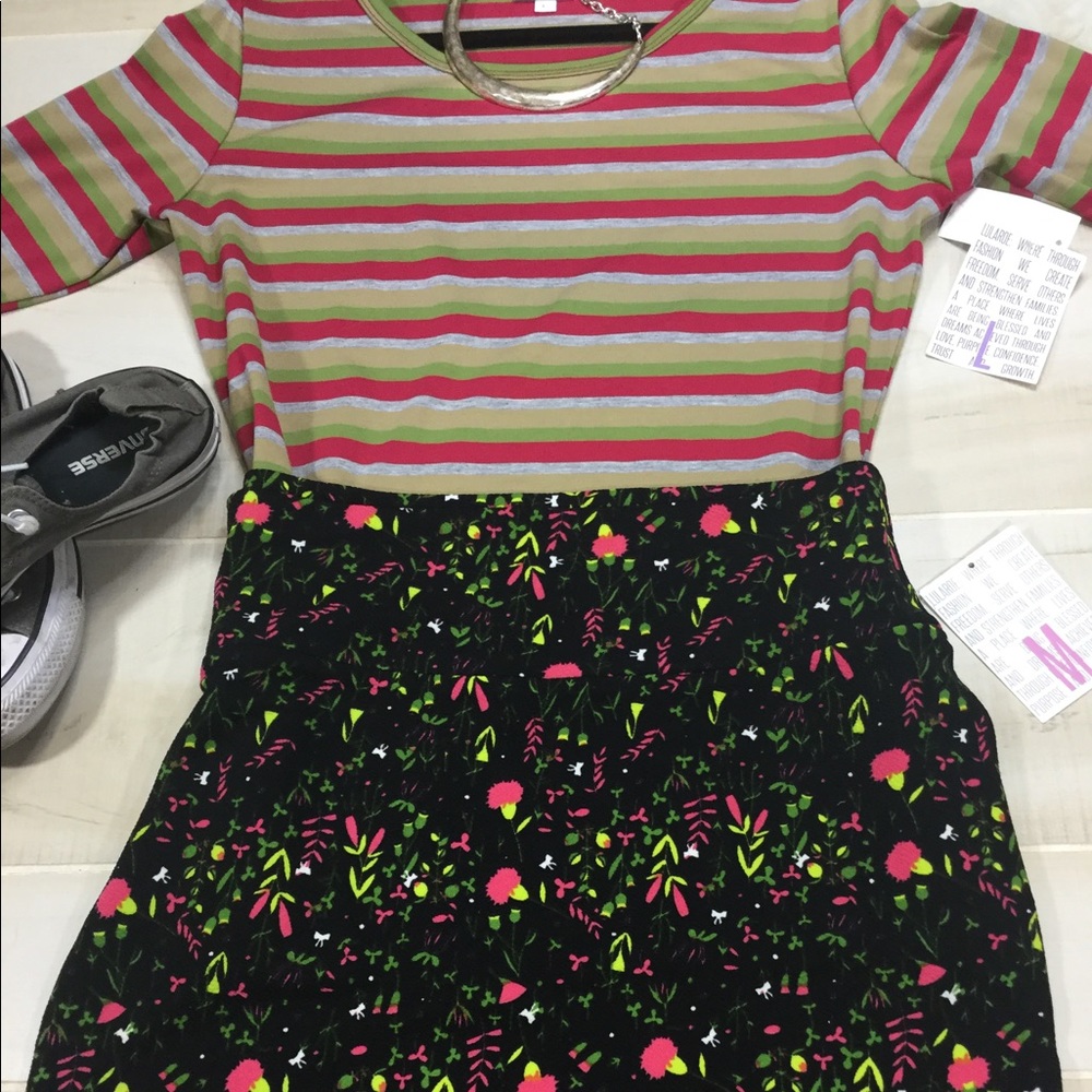 🔥🔥 NWT LULAROE OUTFIT 🔥🔥